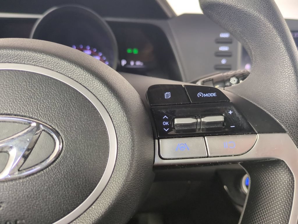 Used 2023 Hyundai Elantra SEL FWD image 29