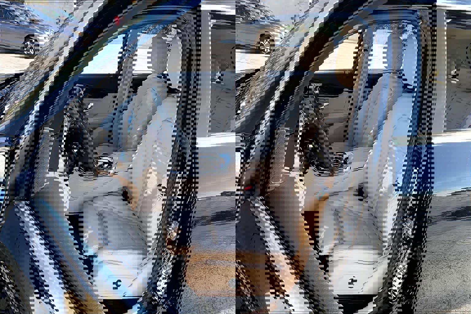 Used 2019 Mercedes-Benz GLC 350e 4MATIC image 8