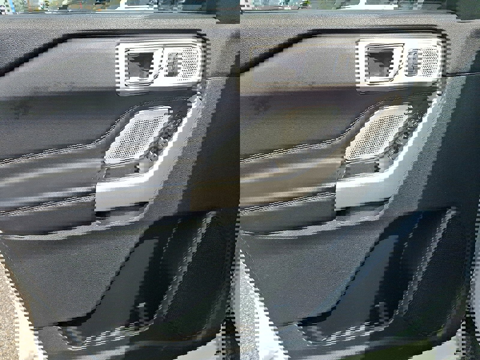 Certified 2023 Ford Explorer Limited w/ Limited Technology Package image 13