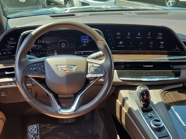 Used 2021 Cadillac Escalade Premium Luxury AWD/4WD image 16