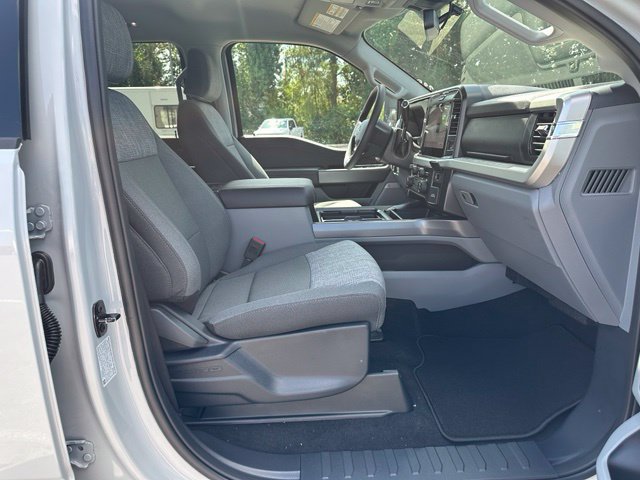New 2026 Ford F350 XLT w/ XLT Premium Package AWD/4WD image 11