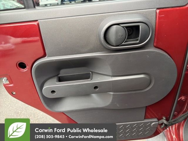 Used 2008 Jeep Wrangler Unlimited Sahara w/ Dual Top Group image 28