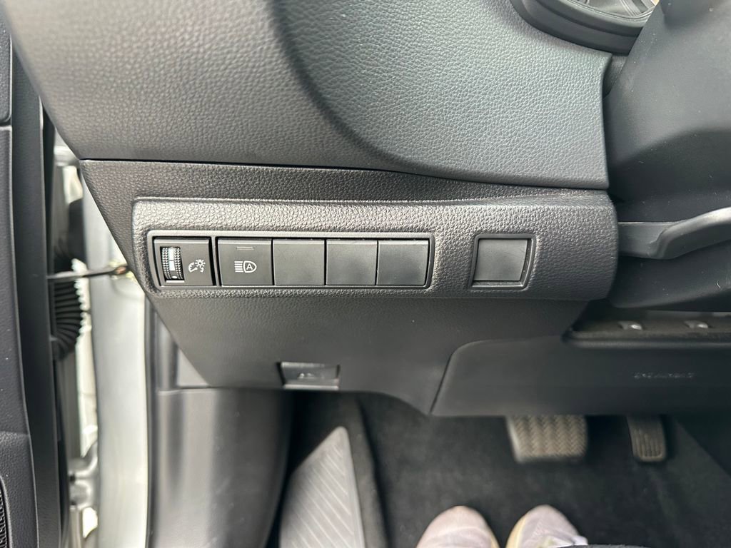 Used 2022 Toyota Corolla LE image 49
