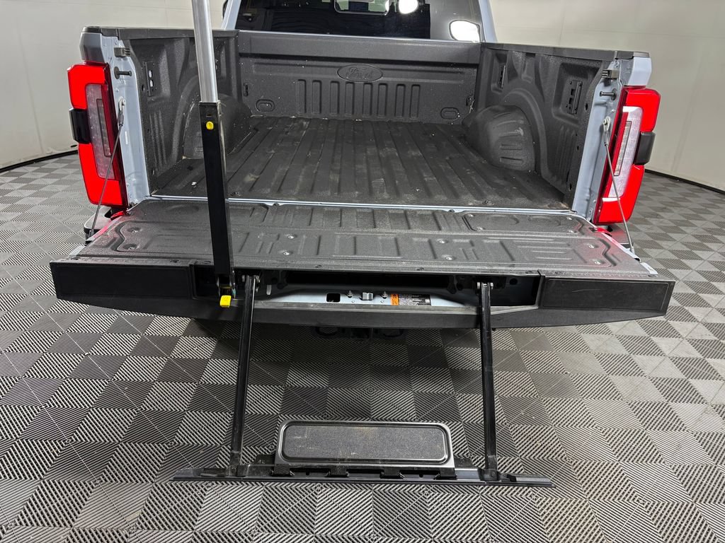 Certified 2026 Ford F250 Platinum w/ Platinum Plus Package AWD/4WD image 34
