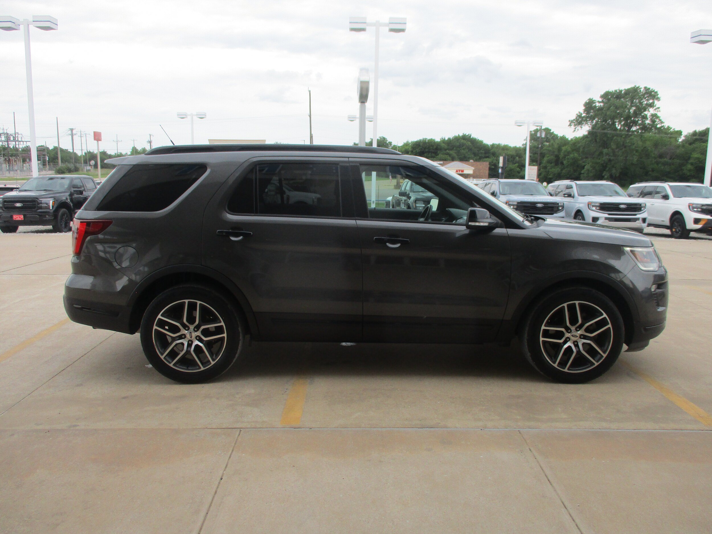 Used 2018 Ford Explorer Sport w/ Equipment Group 401A AWD/4WD image 7
