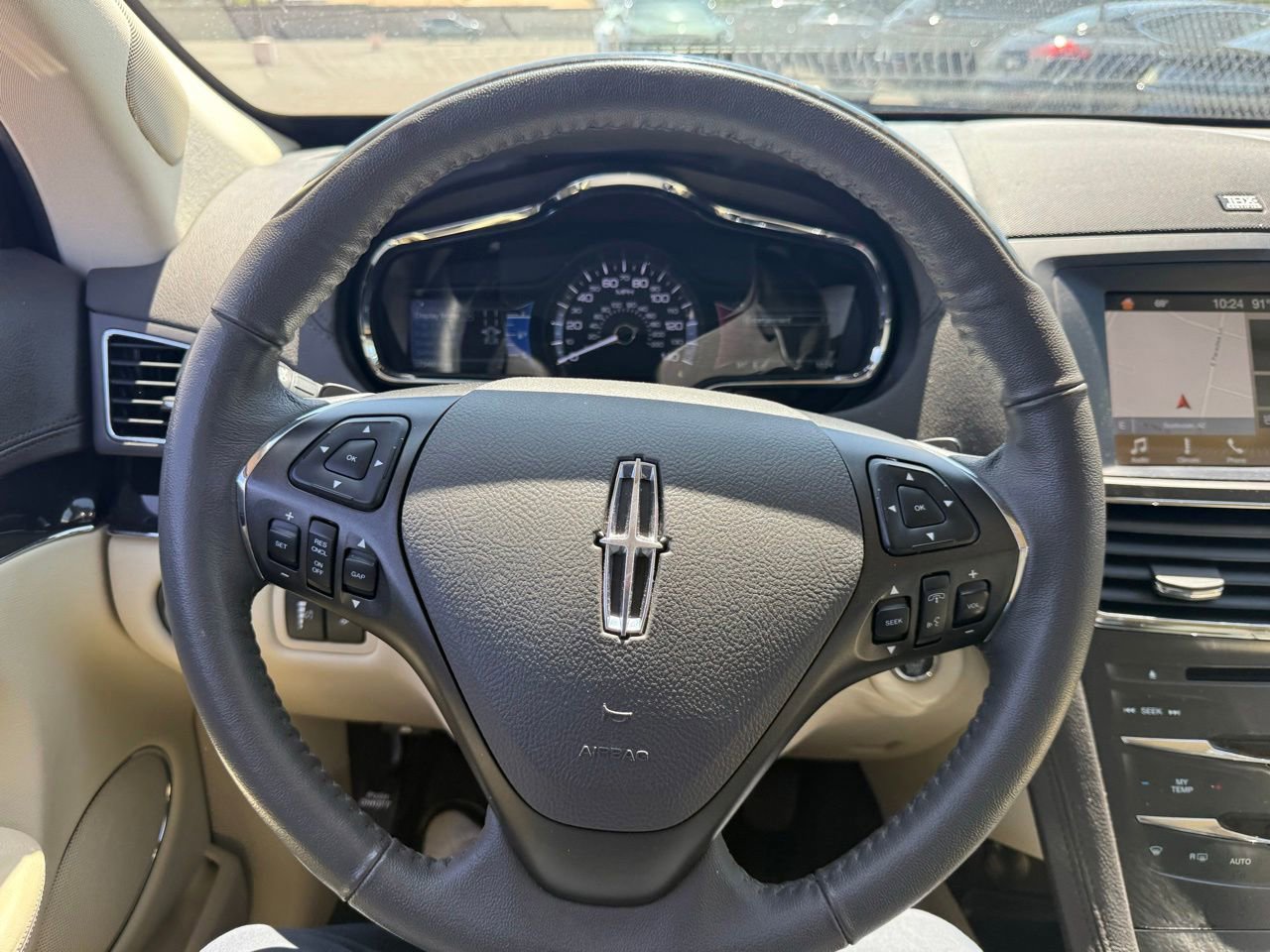 Used 2019 Lincoln MKT AWD image 18