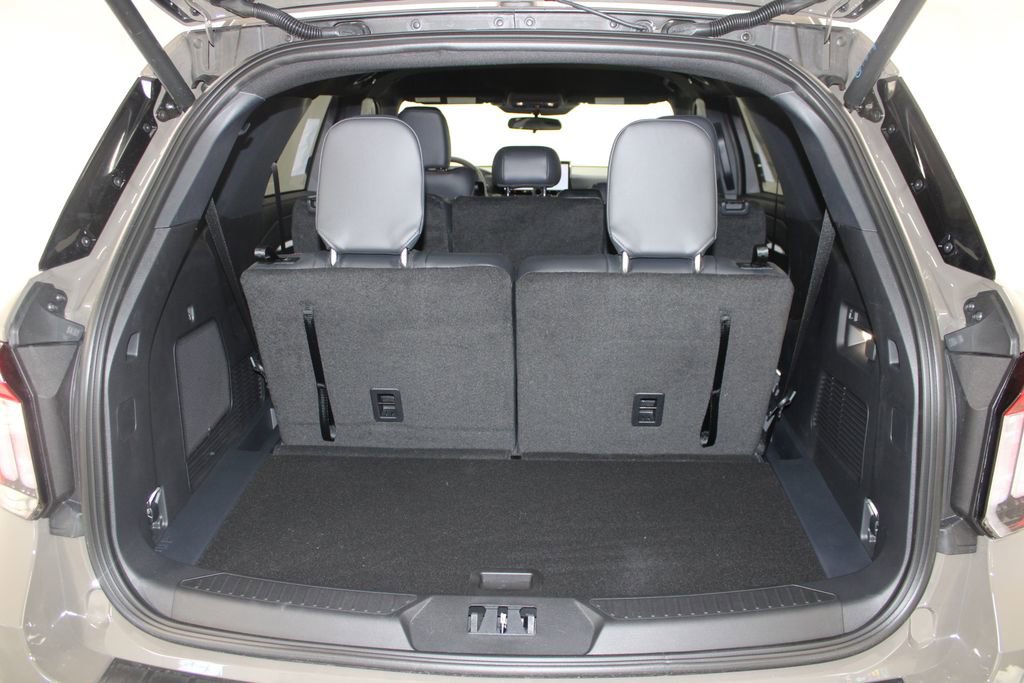 New 2026 Ford Explorer ST-Line image 16