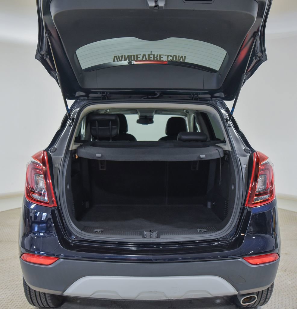 Used 2022 Buick Encore Preferred AWD/4WD image 17