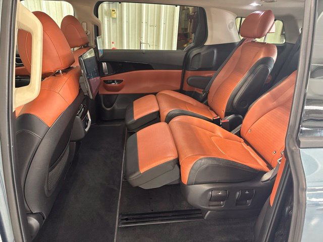 Used 2022 Kia Carnival SX Prestige w/ Paint Protection Package FWD image 4