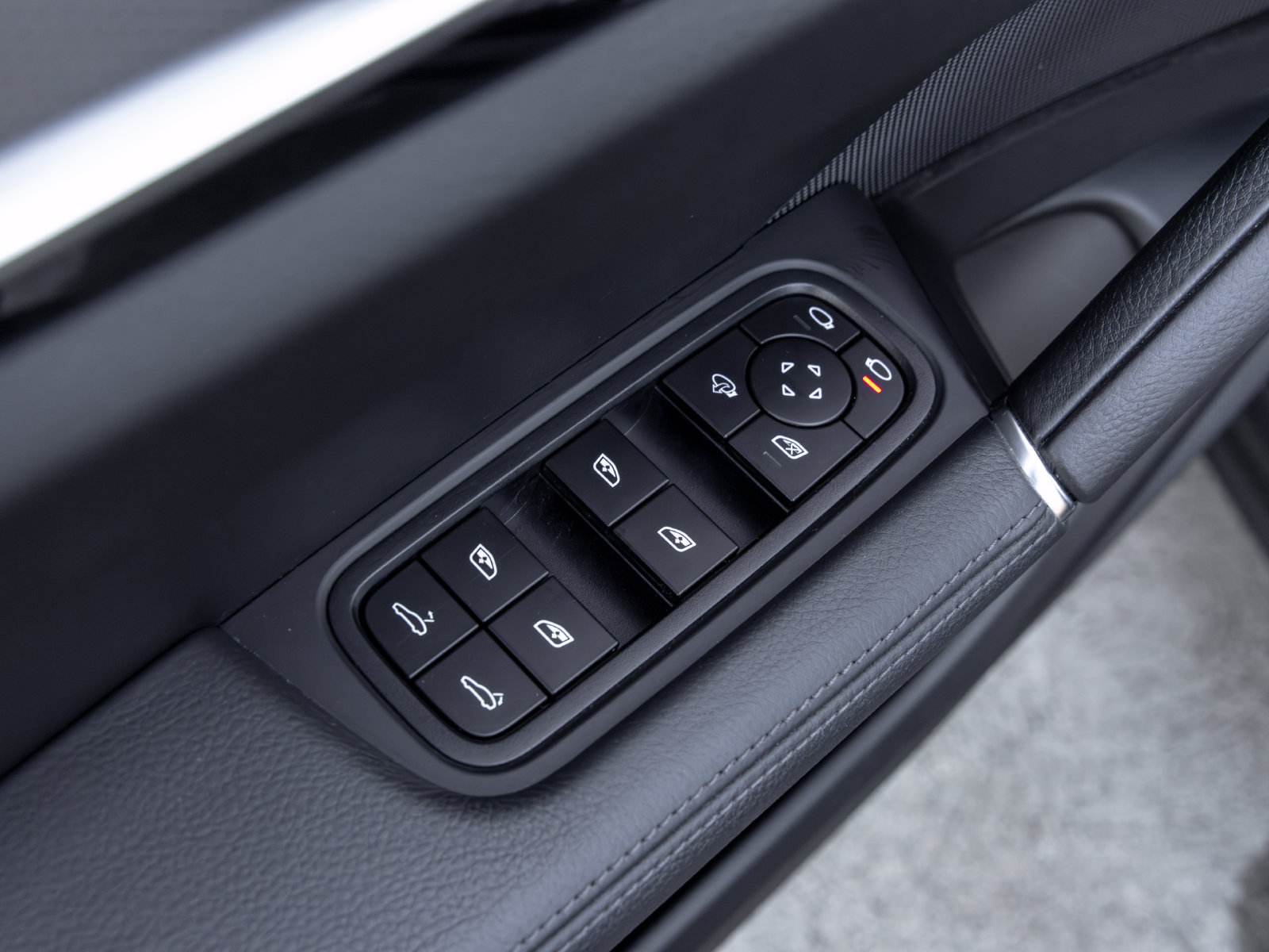 Certified 2023 Porsche Cayenne S Platinum AWD/4WD image 23