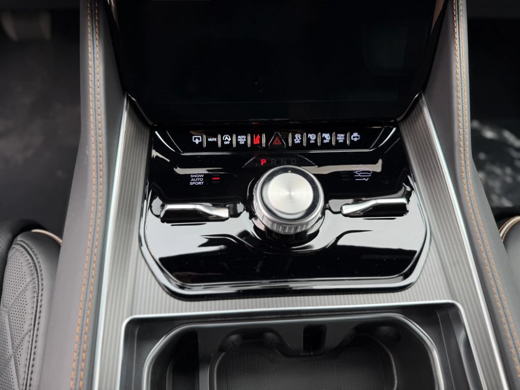 New 2026 Jeep Grand Wagoneer Summit AWD/4WD image 15