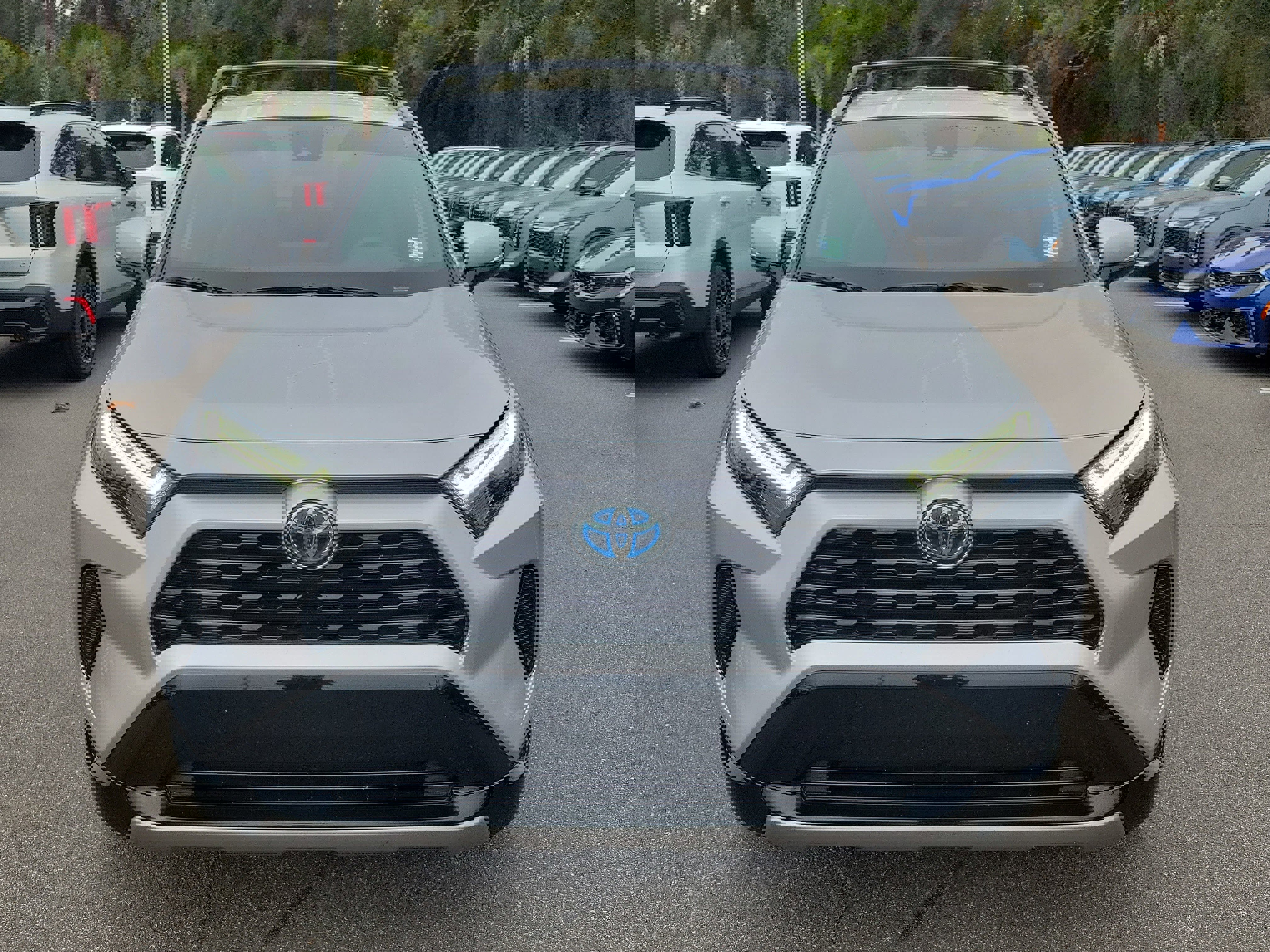 Used 2023 Toyota RAV4 SE image 2