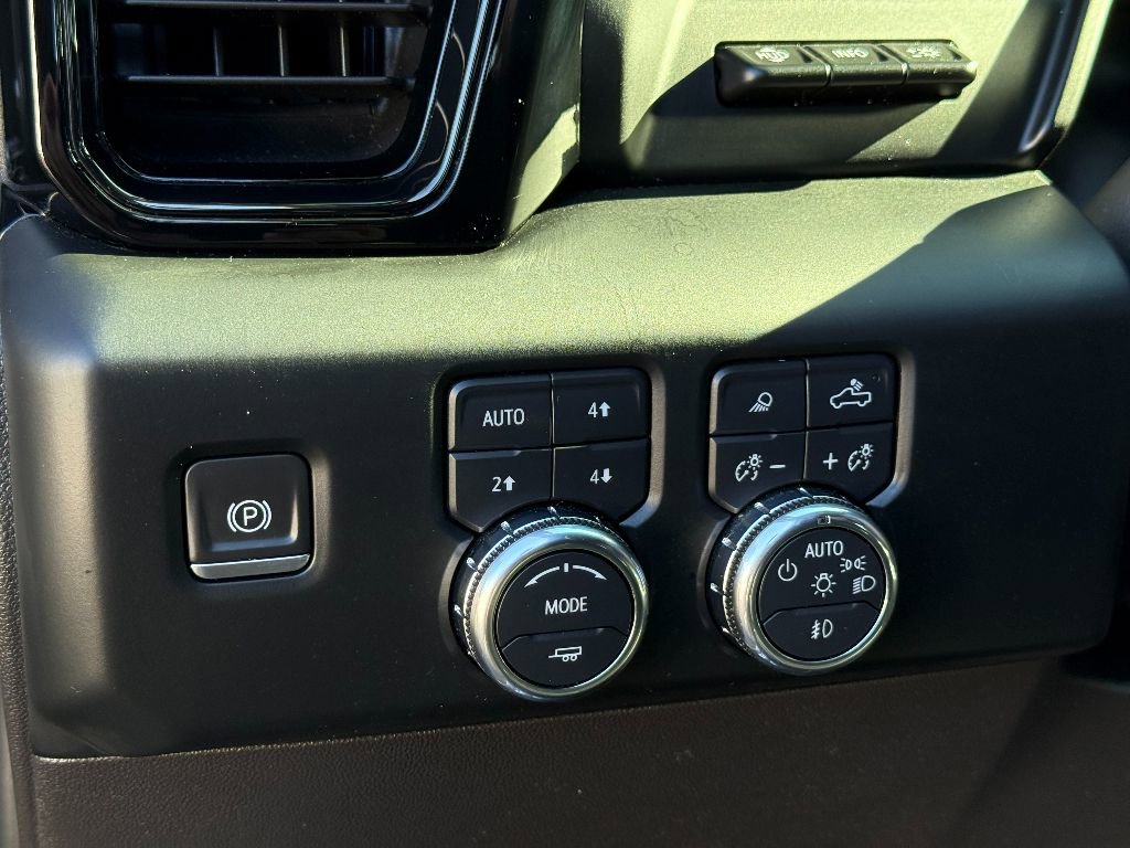 Used 2024 GMC Sierra 1500 AT4X image 24