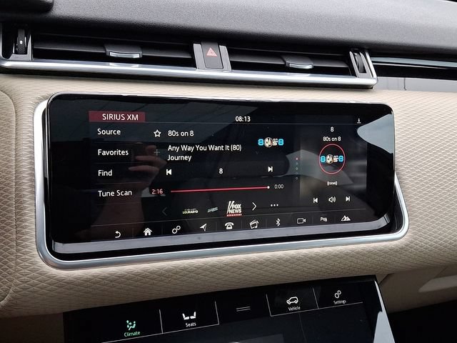 Used 2018 Land Rover Range Rover Velar R-Dynamic SE AWD/4WD image 17