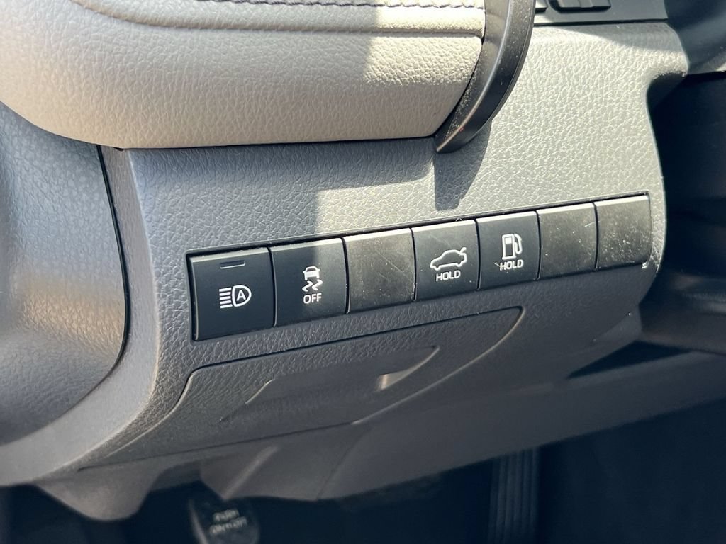Used 2021 Toyota Camry SE FWD image 27