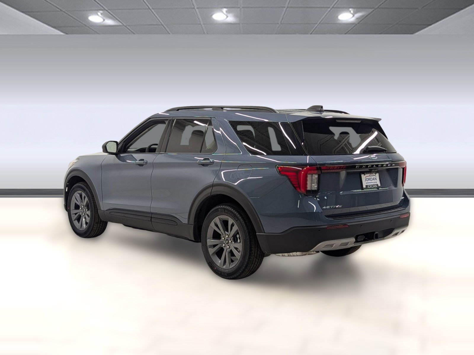 New 2026 Ford Explorer Active w/ Active Comfort Package image 2