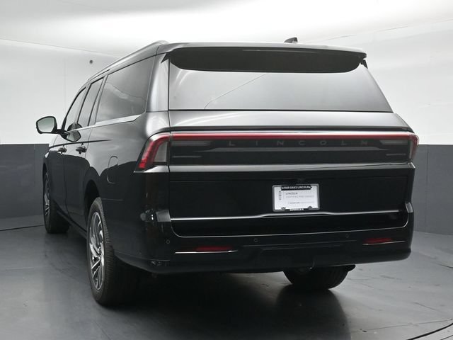 Certified 2025 Lincoln Navigator L Reserve AWD/4WD image 6