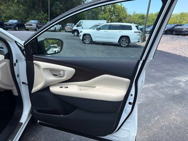 Used 2023 Nissan Murano Platinum w/ Cargo Package AWD/4WD image 23