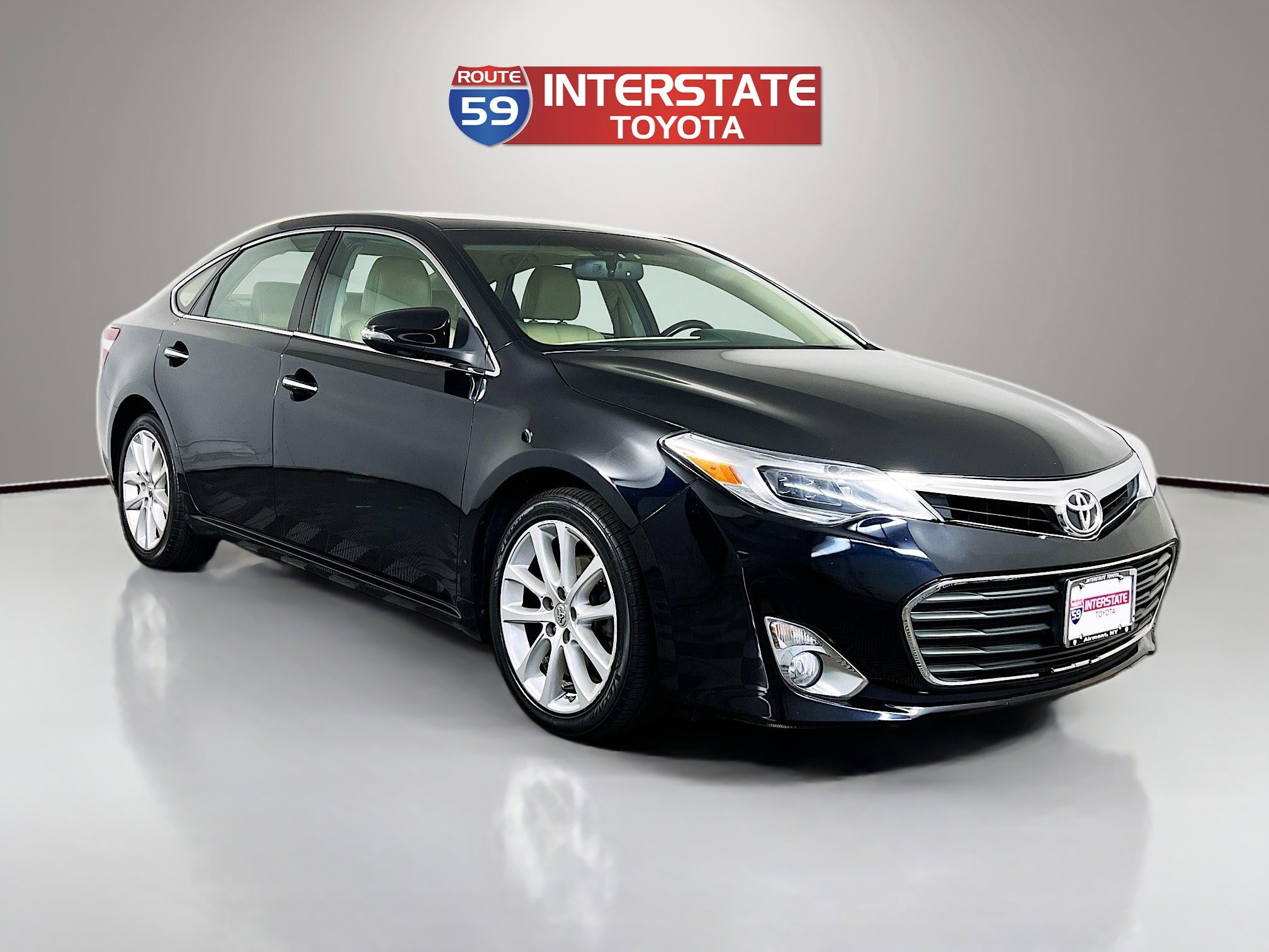 Used 2013 Toyota Avalon Limited FWD image 1