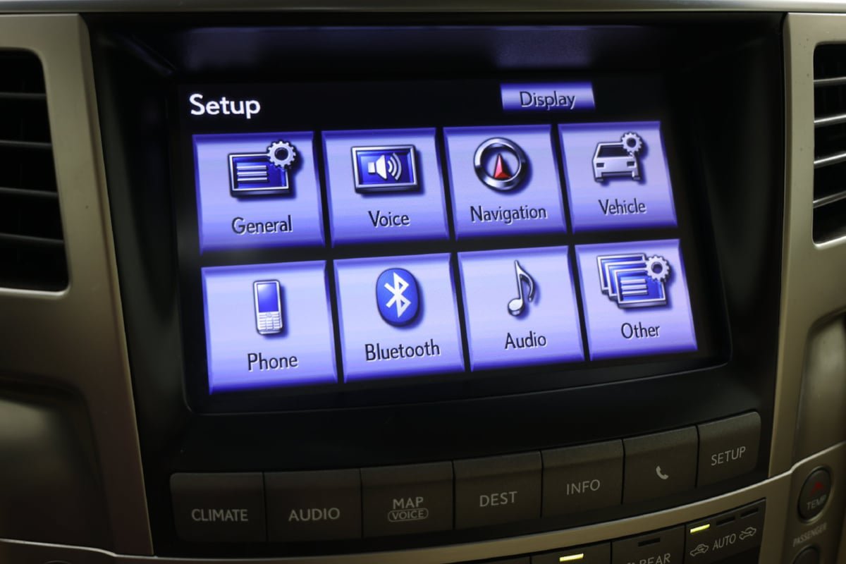 Used 2013 Lexus LX 570 4WD w/ Luxury Pkg w/Pre-crash image 54