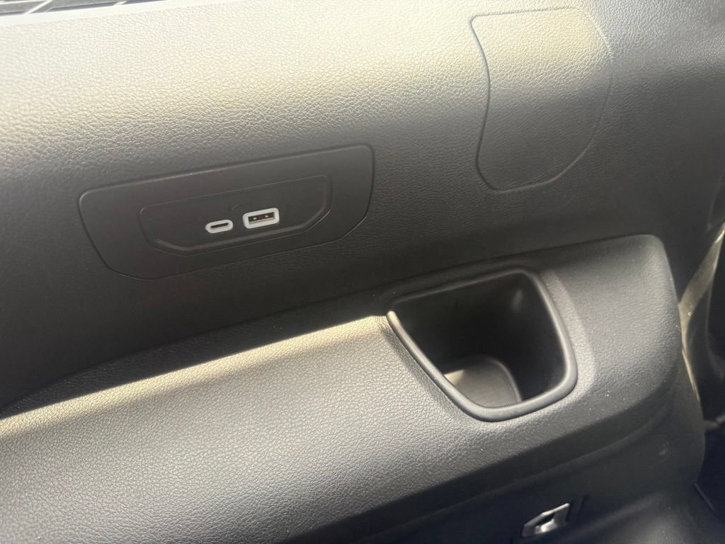 Used 2023 Jeep Grand Cherokee L Limited AWD/4WD image 43