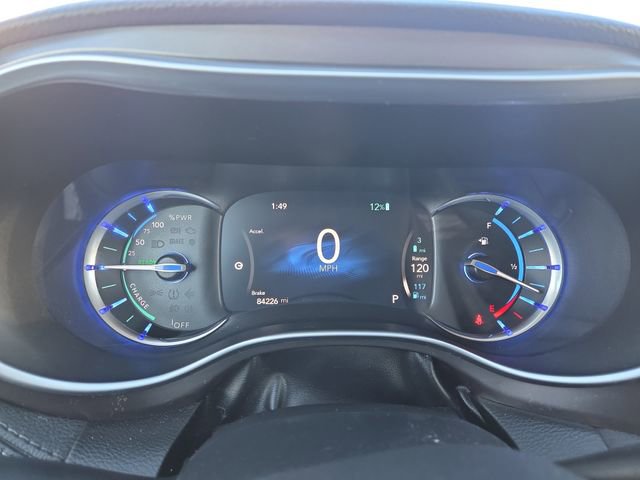 Used 2018 Chrysler Pacifica Limited image 19