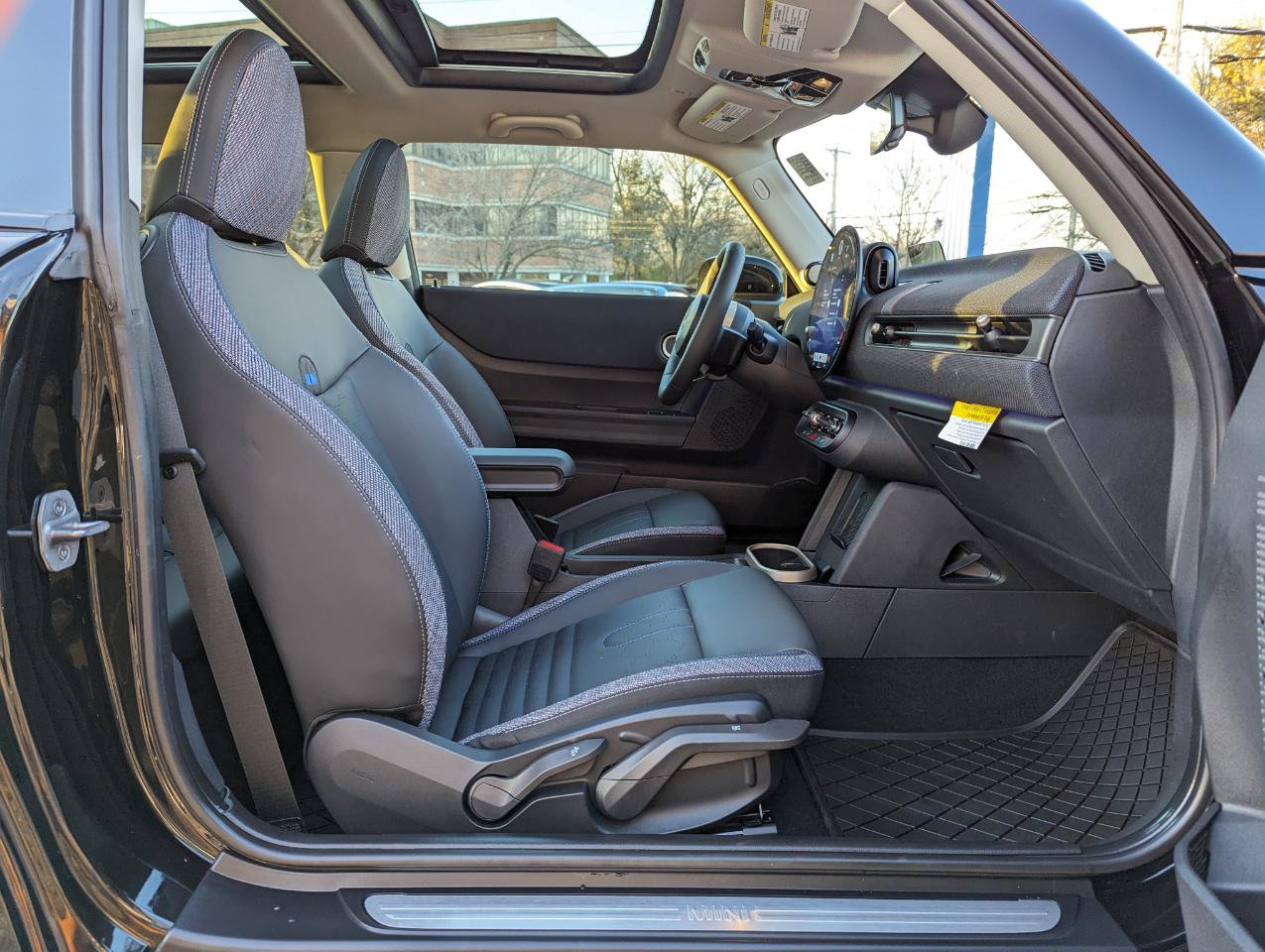 Used 2025 MINI Cooper S image 28