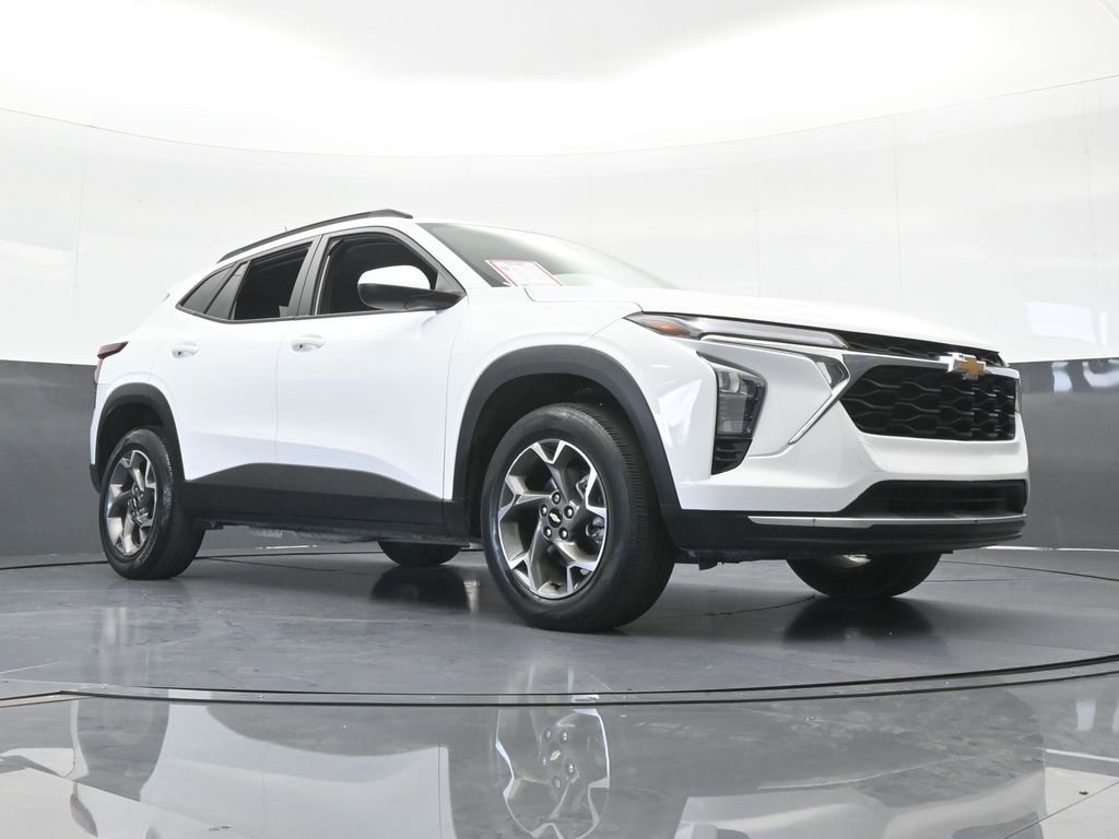 Used 2024 Chevrolet Trax LT FWD image 57