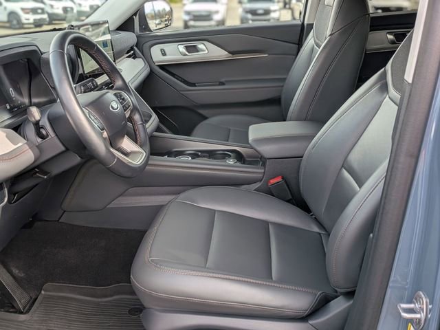 Used 2025 Ford Explorer Active w/ Active Comfort Package image 14
