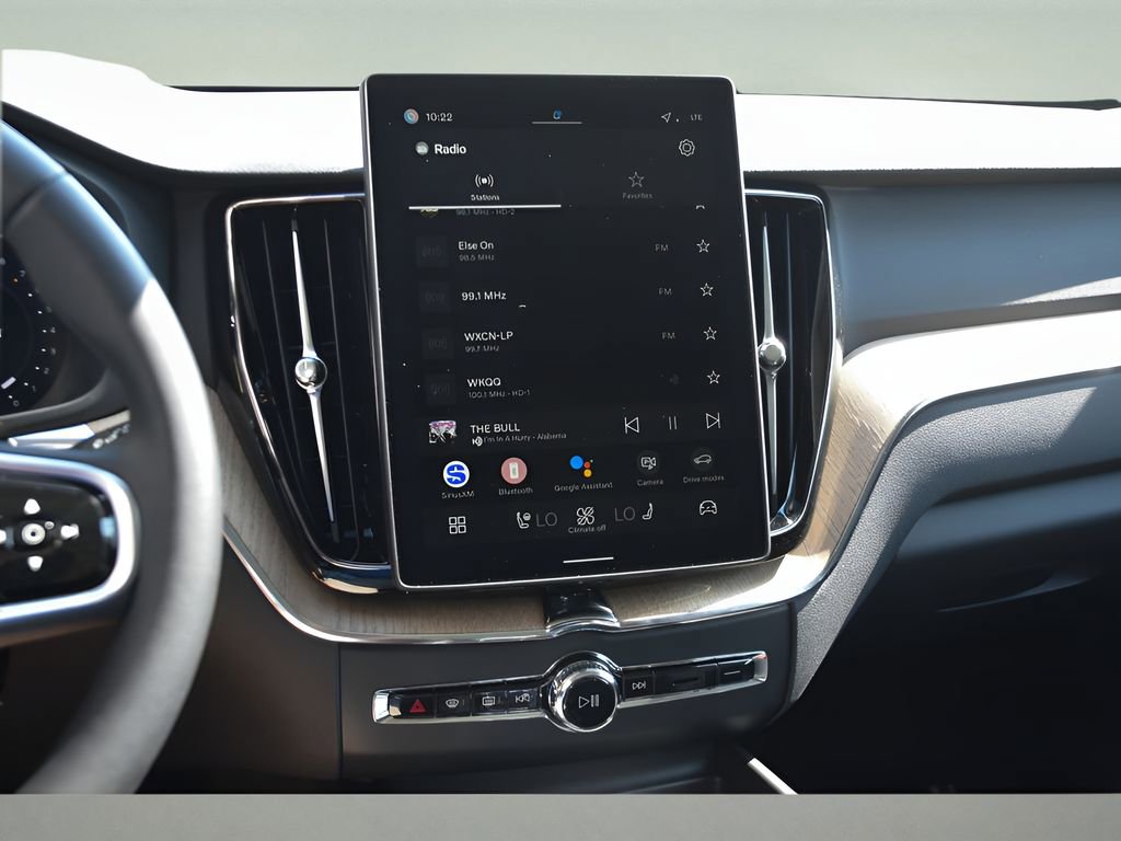 Certified 2026 Volvo XC60 B5 Plus w/ Protection Package Premier image 18