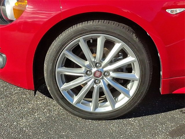 Used 2019 FIAT 124 Spider Lusso w/ Navigation & Sound Group image 8
