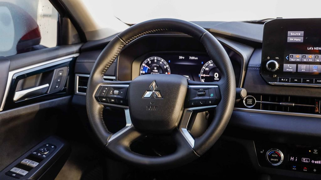 Used 2024 Mitsubishi Outlander SEL FWD image 18