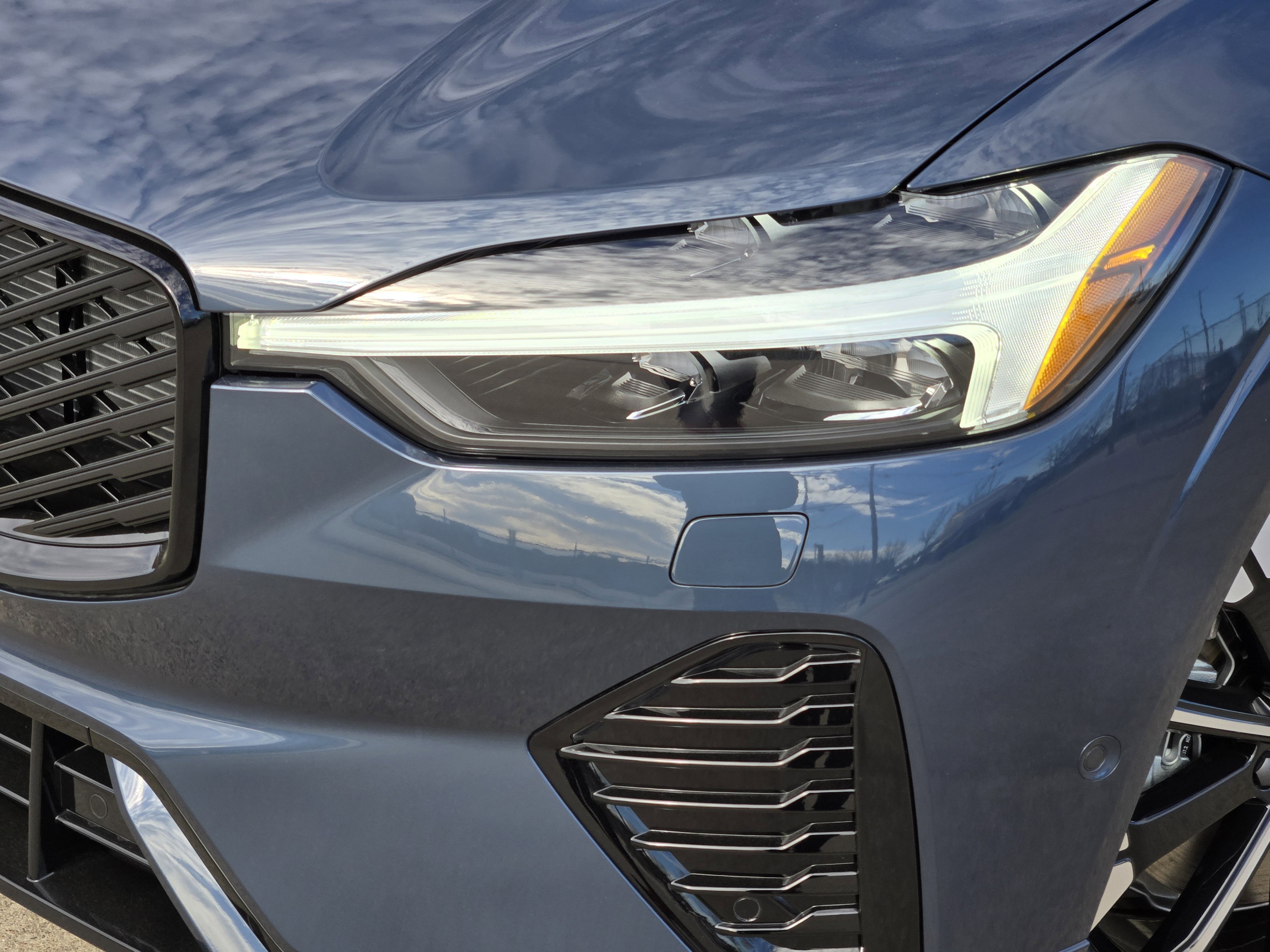 New 2026 Volvo XC60 T8 Plus w/ Protection Package Premier image 10