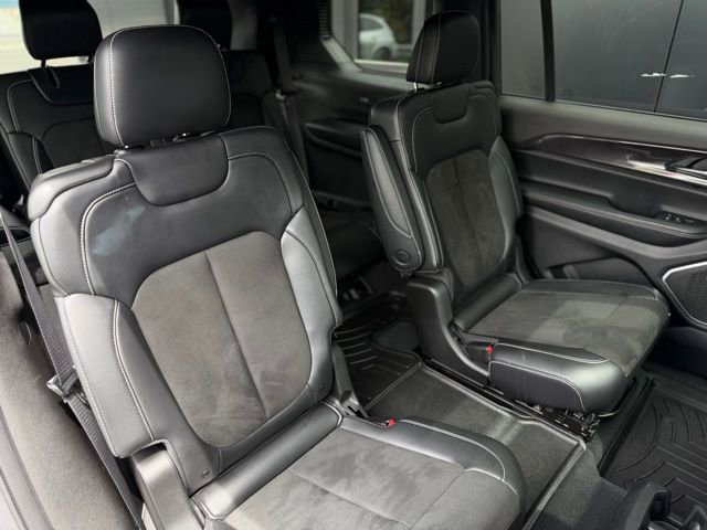 Used 2022 Jeep Grand Cherokee L Laredo AWD/4WD image 56