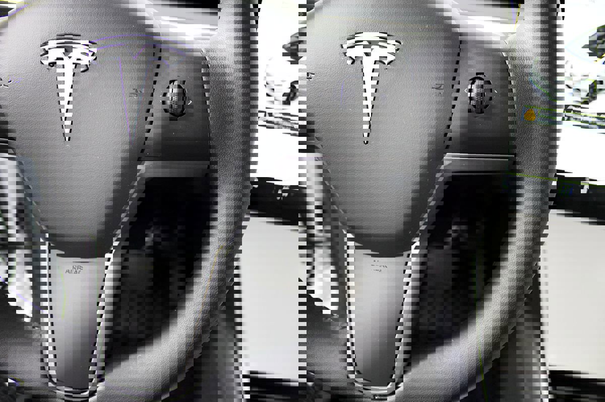 Used 2020 Tesla Model Y Long Range image 25