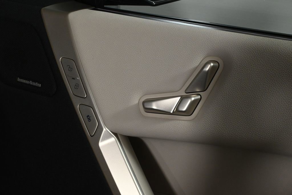 Used 2026 BMW iX xDrive45 image 33