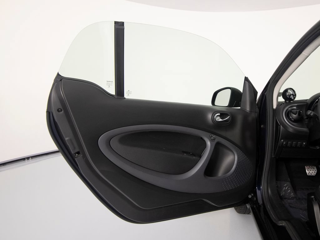 Used 2018 smart fortwo electric drive RWD image 10