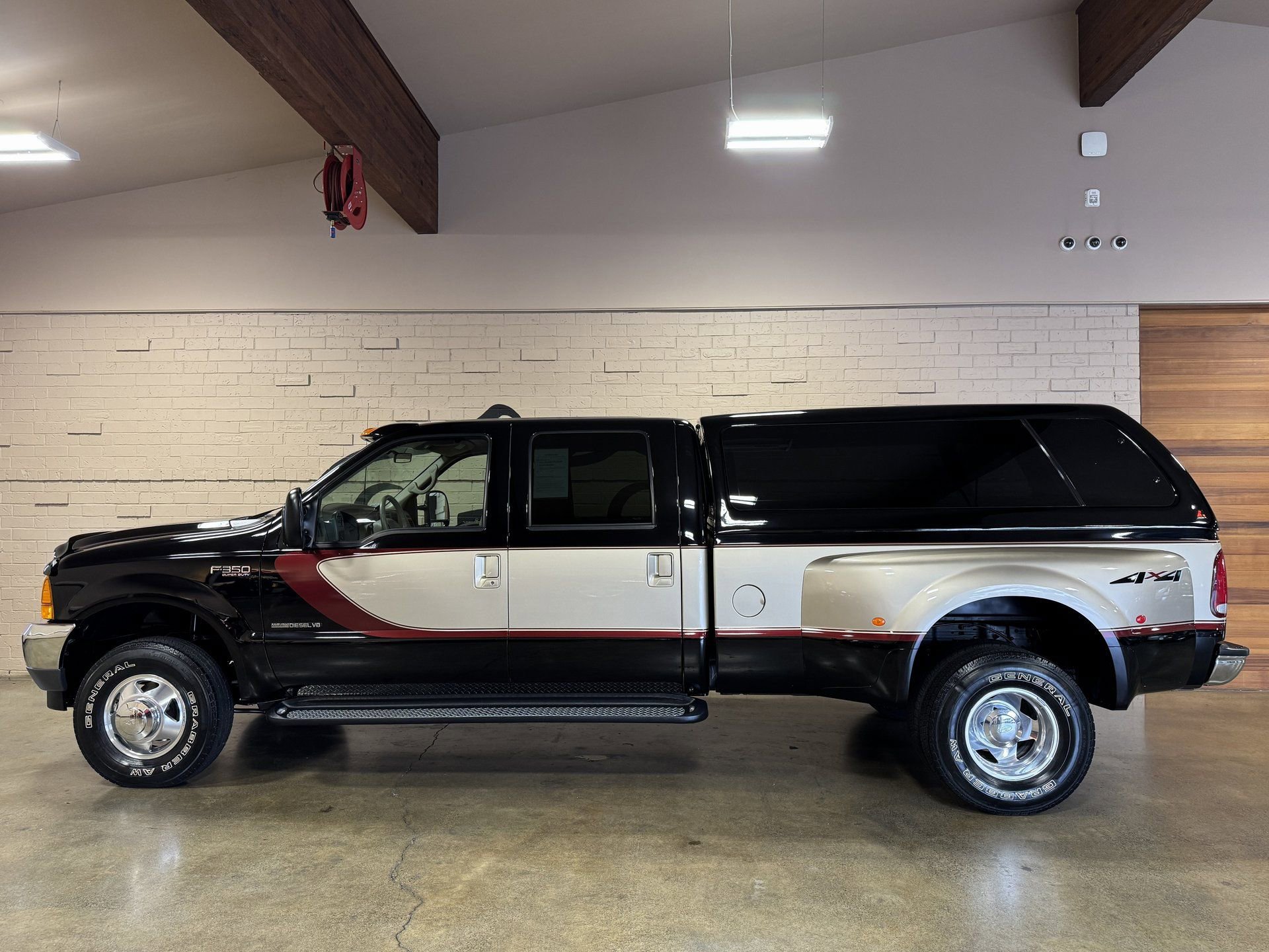 Used 2001 Ford F350 Lariat image 11