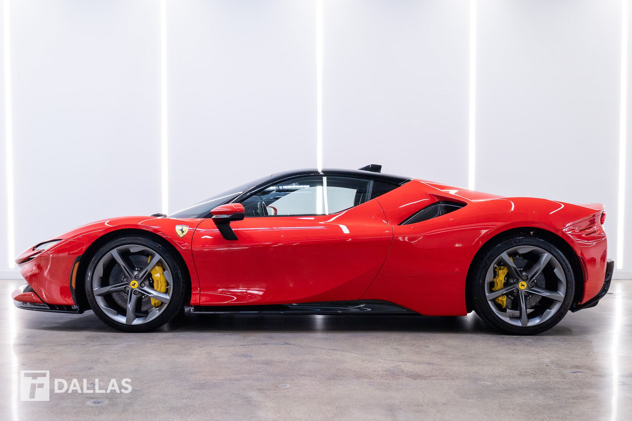 Used 2022 Ferrari SF90 Stradale AWD/4WD image 1