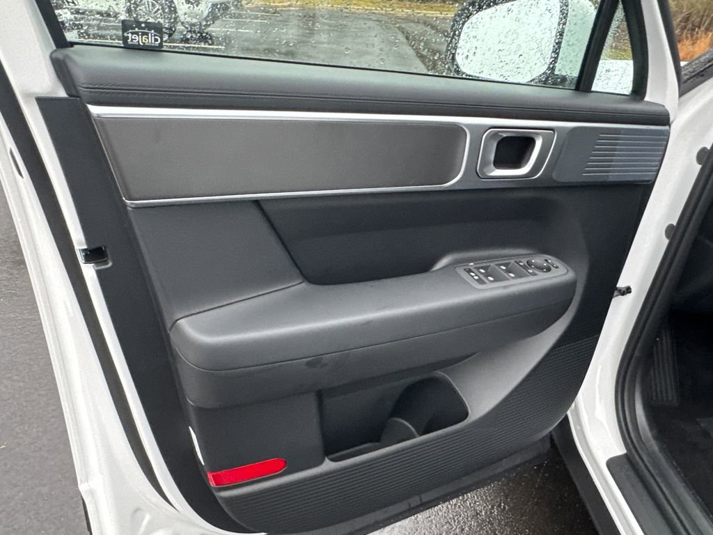 New 2026 Hyundai Santa Fe SE image 9