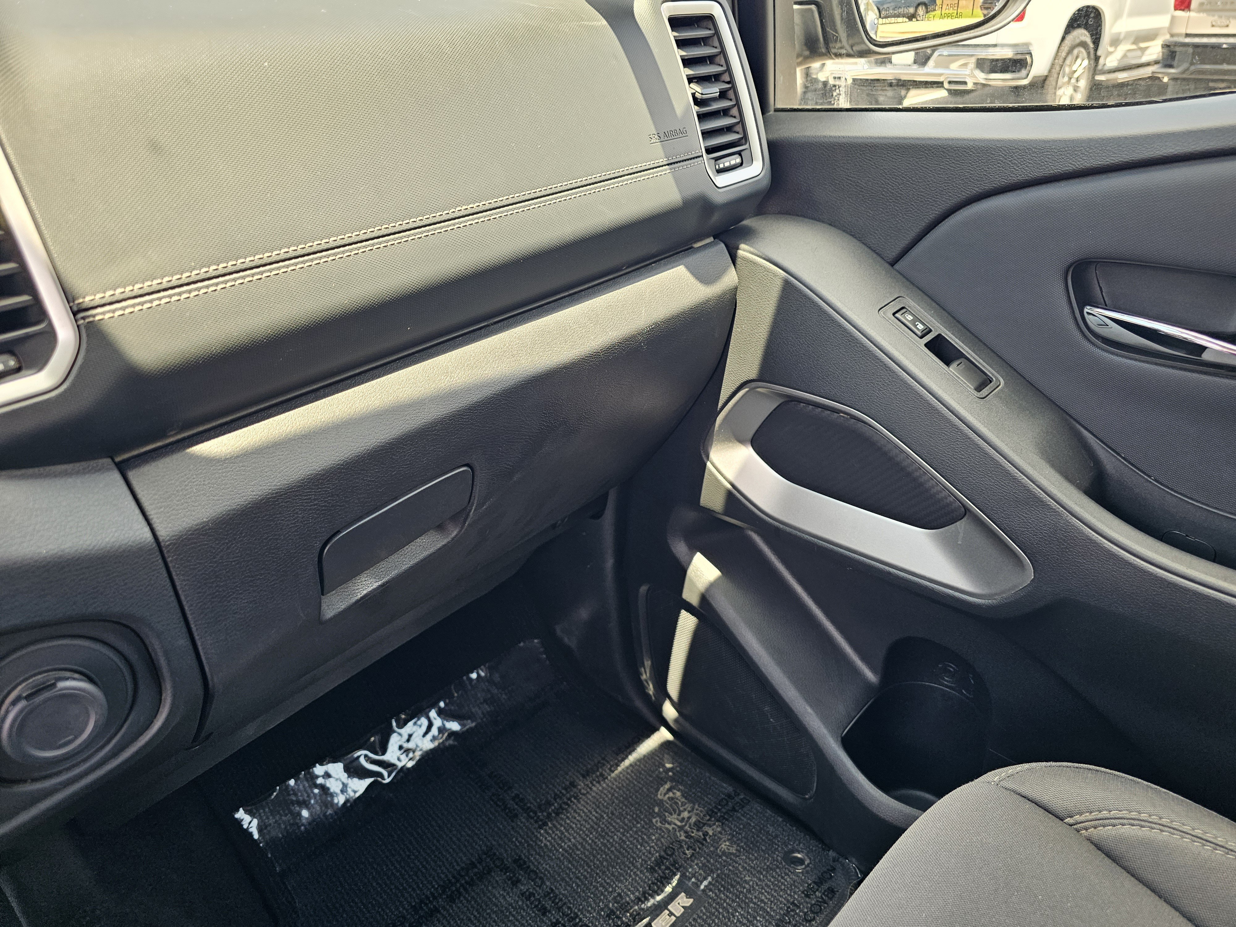 Used 2024 Nissan Frontier SV RWD image 25