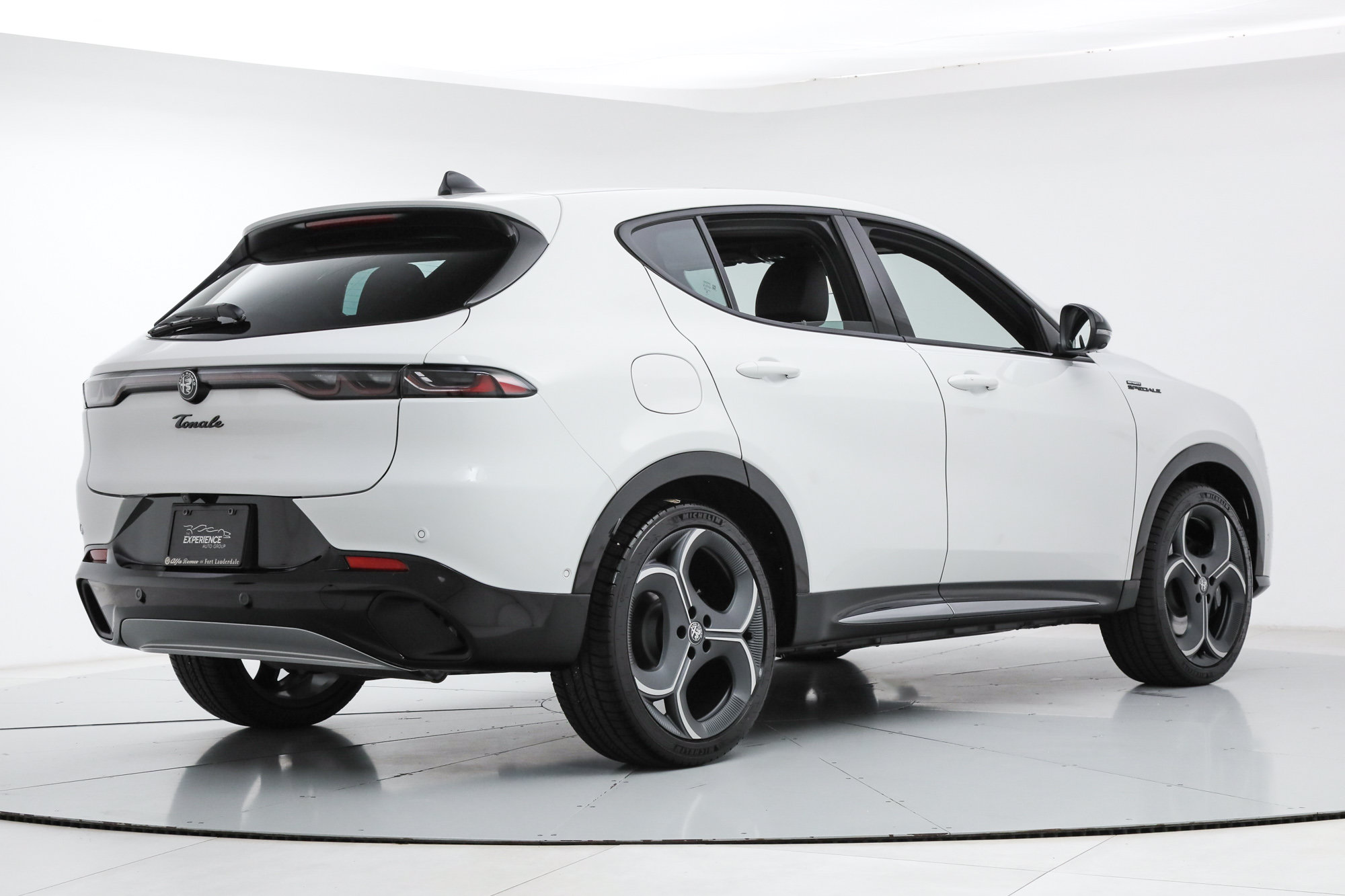 New 2026 Alfa Romeo Tonale w/ Active Assist Package AWD/4WD image 5