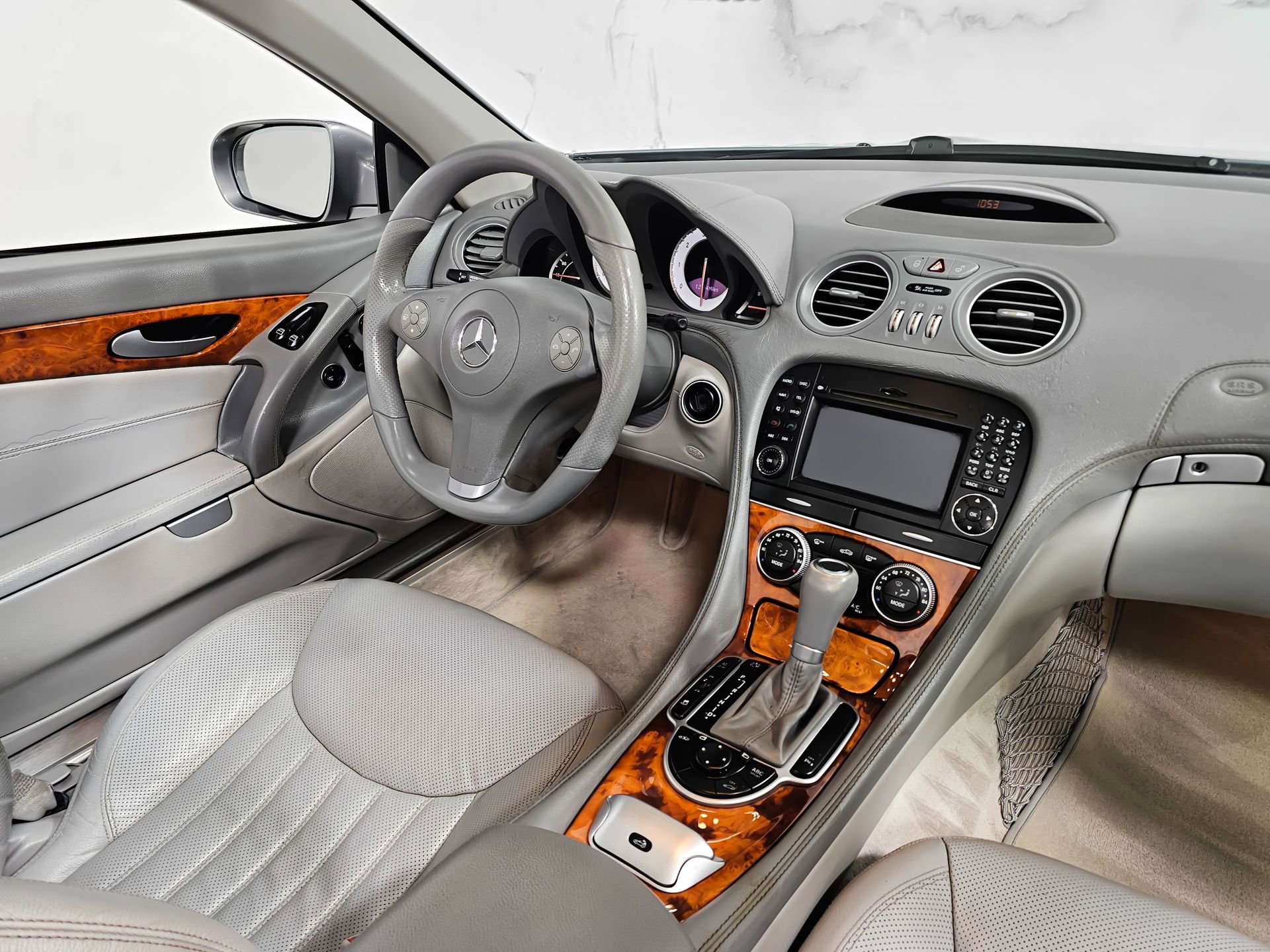 Used 2012 Mercedes-Benz SL 550 image 26