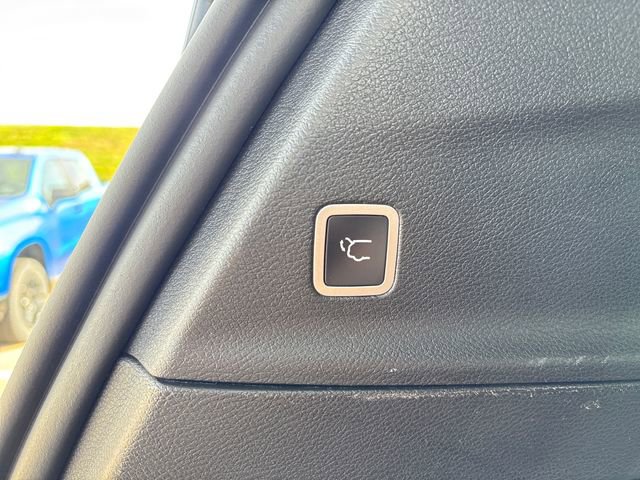 Used 2025 Chrysler Pacifica Select image 36