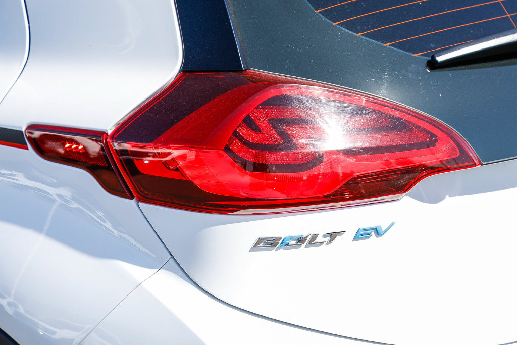 Used 2019 Chevrolet Bolt LT FWD image 8