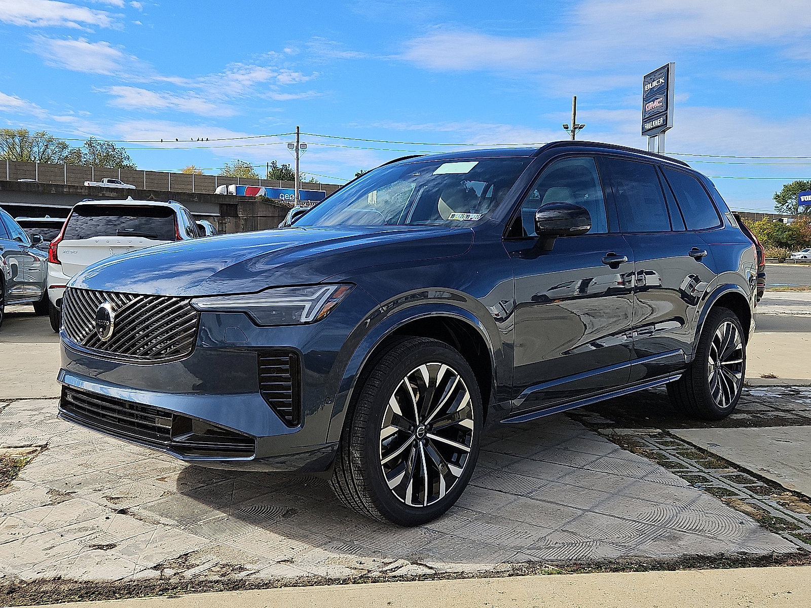 New 2026 Volvo XC90 B6 Ultra w/ Protection Package Premier image 3
