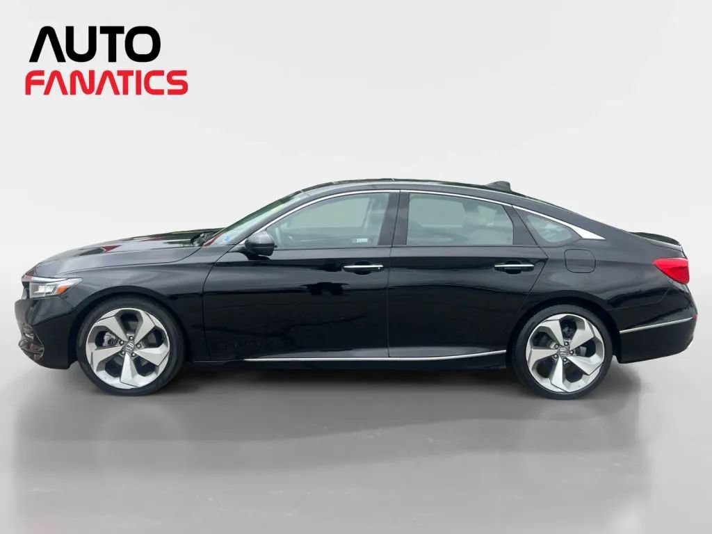 Used 2018 Honda Accord Touring image 2