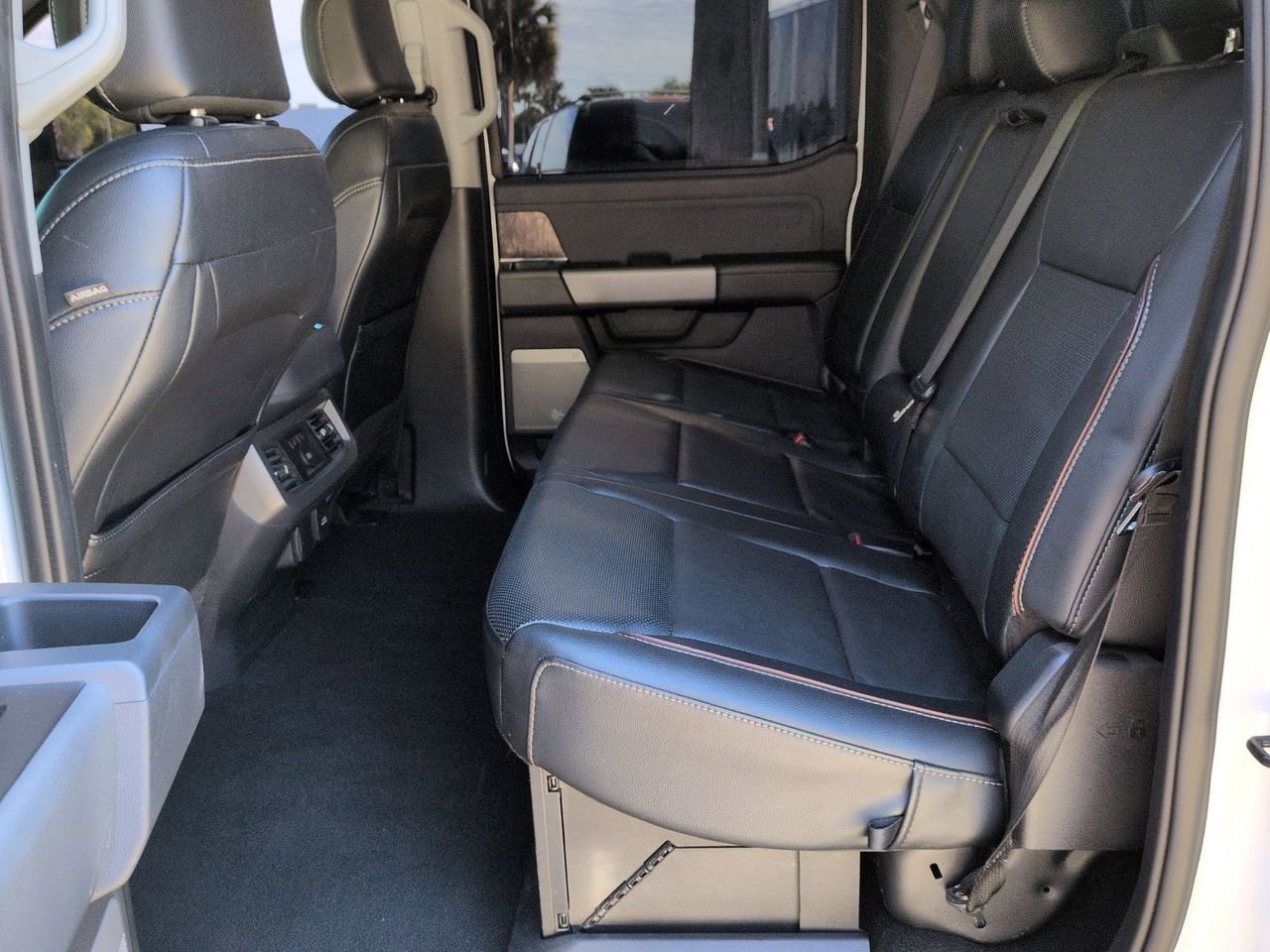 Used 2023 Ford F450 Lariat AWD/4WD image 22