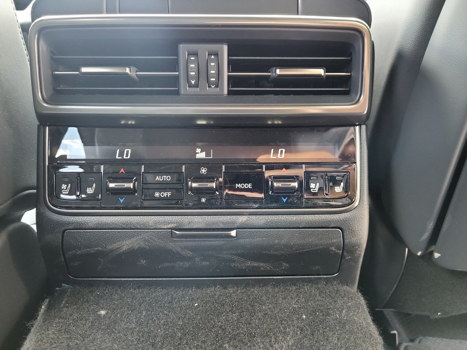 New 2026 Lexus LX 700h Luxury w/ Appearance Package AWD/4WD image 30