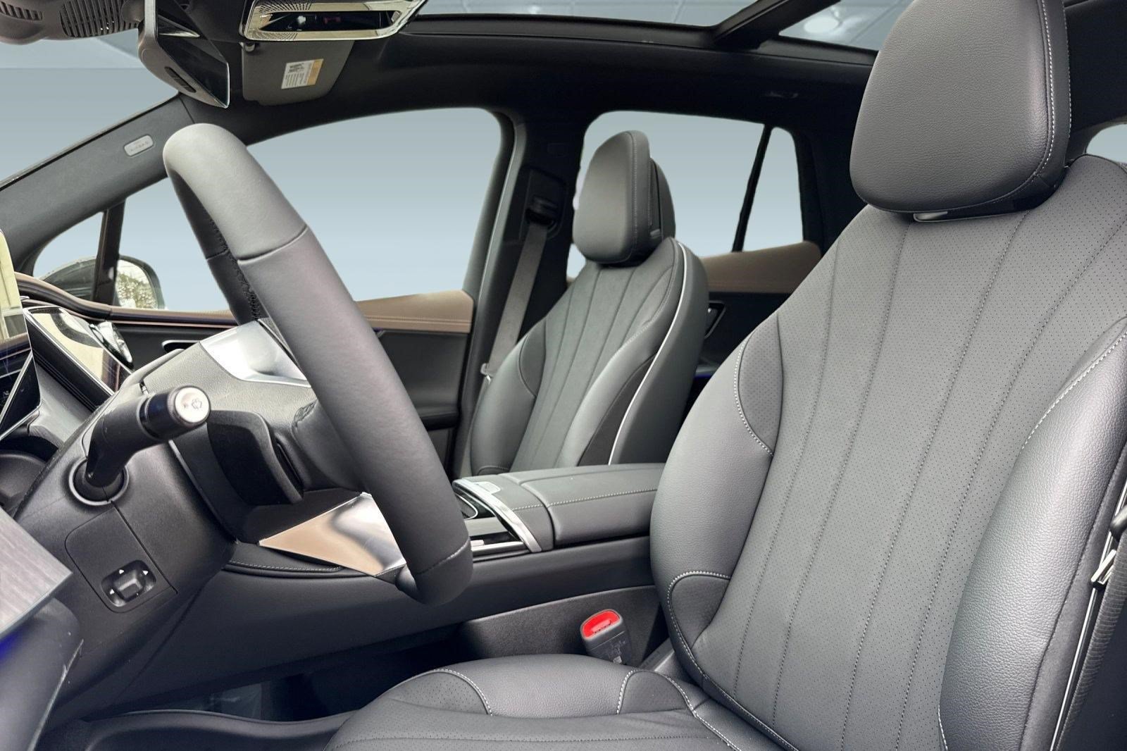 New 2026 Mercedes-Benz EQE 320 4MATIC SUV image 5